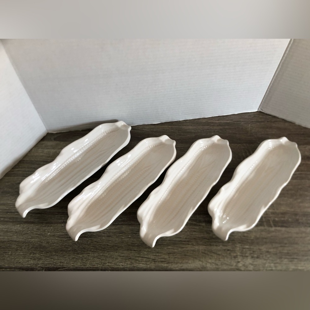 Vtg Set of Ceramic Corn Holders